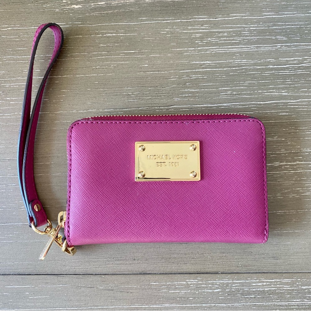 Michael Kors wristlet wallet